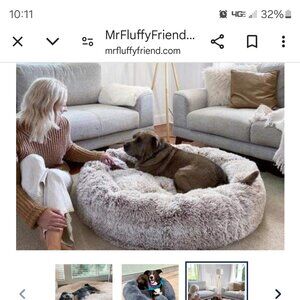 Mr. Fluffy Anxiety Relieving Dog Bed.